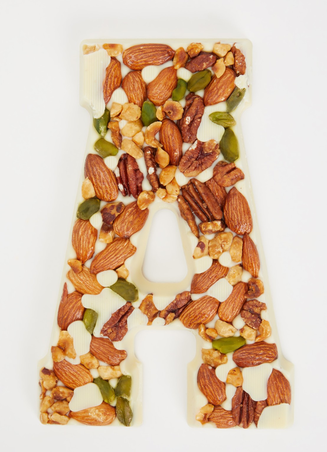 Urban Cacao Witte chocoladeletter met noten 180 gram - voorkant 2 a
