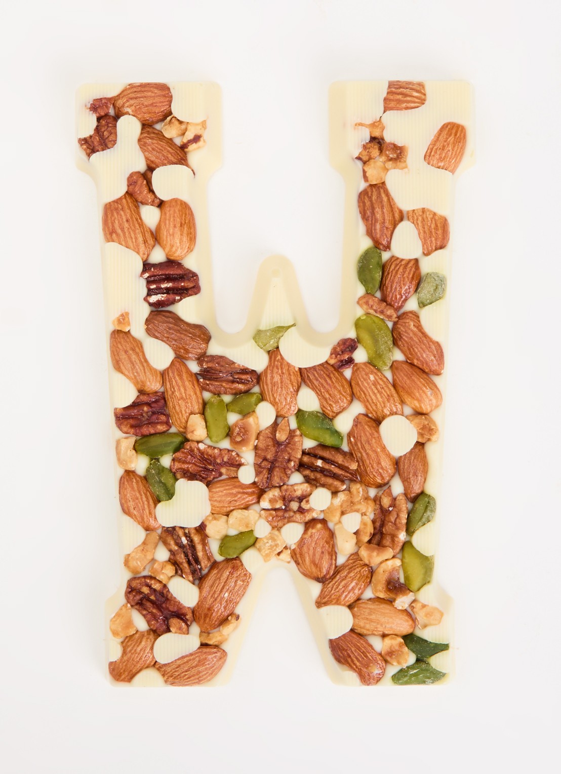 Urban Cacao Witte chocoladeletter met noten 180 gram - voorkant 2 w