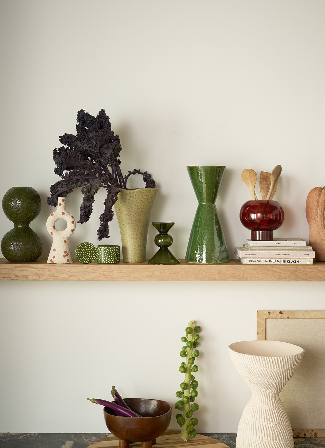 Urban Nature Culture Faen vaas 38 cm - voorkant 2 groen