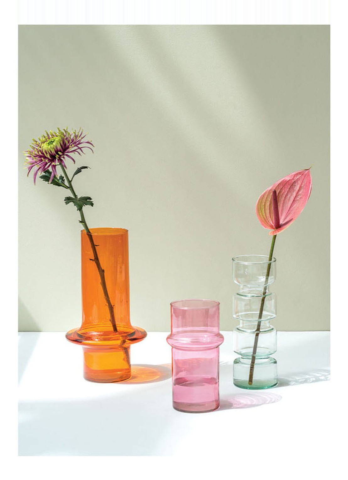 Urban Nature Culture  Glass vaas 20 cm - voorkant 2 roze