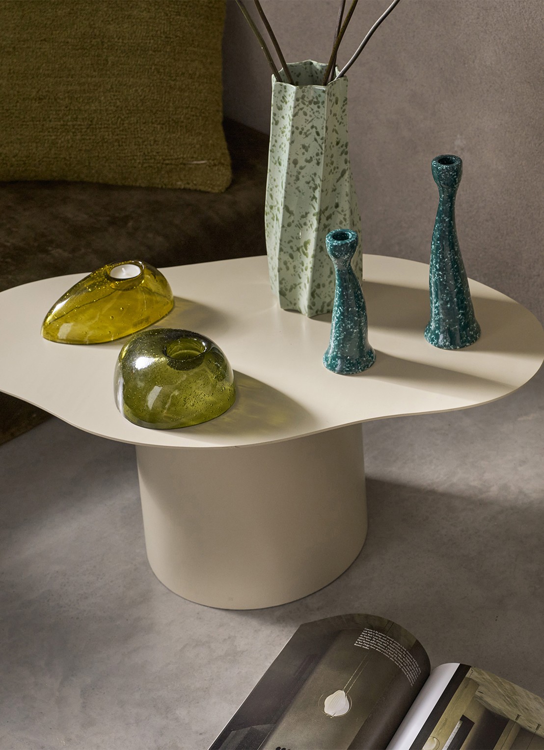 Urban Nature Culture Kivi waxinelichthouder 18 cm - detail 5 donkergroen