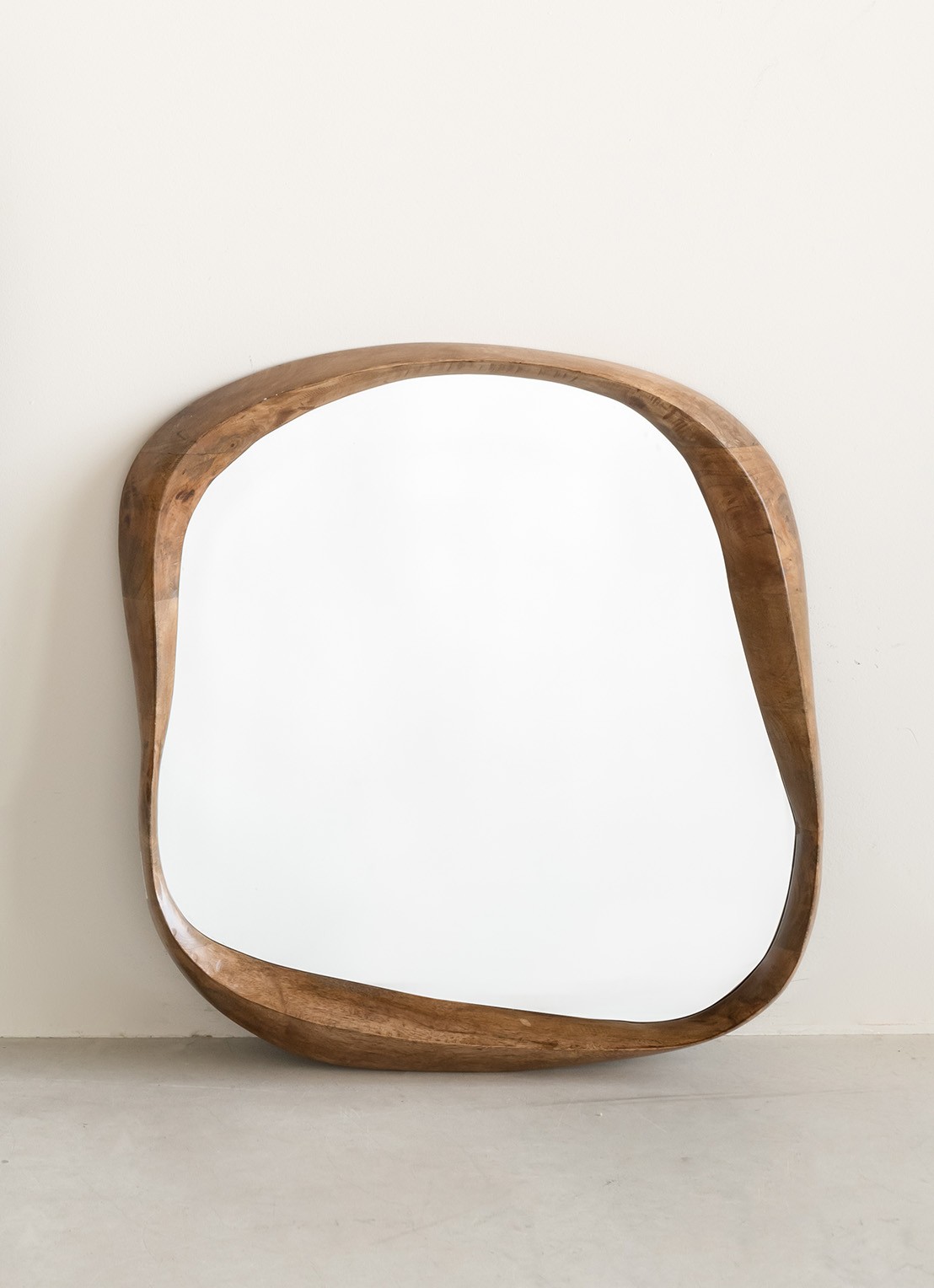 Urban Nature Culture Shizo M wandspiegel 41,3 cm x 43 cm - voorkant 2 bruin