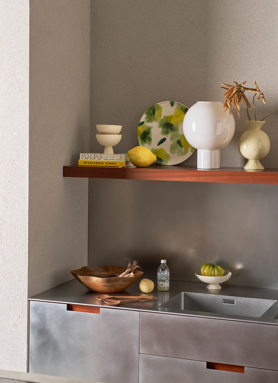 Urban Nature Culture Van vaas 36 cm - voorkant 4 creme