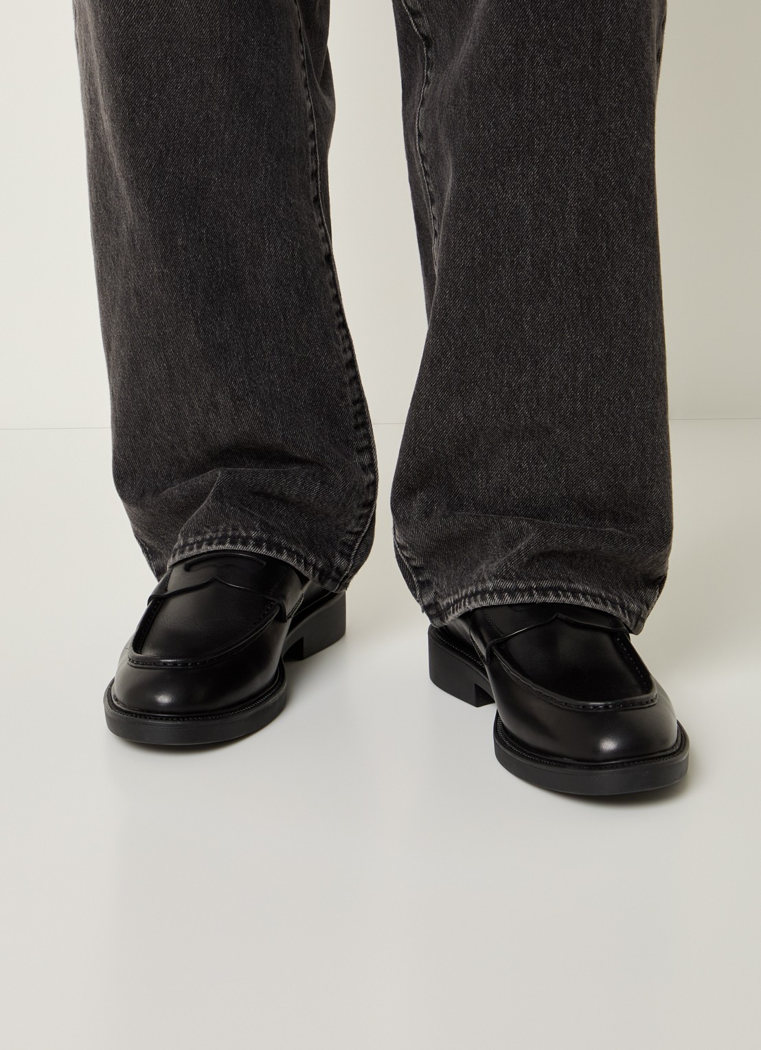 Vagabond Shoemakers Alex M loafer van leer - voorkant 3 zwart