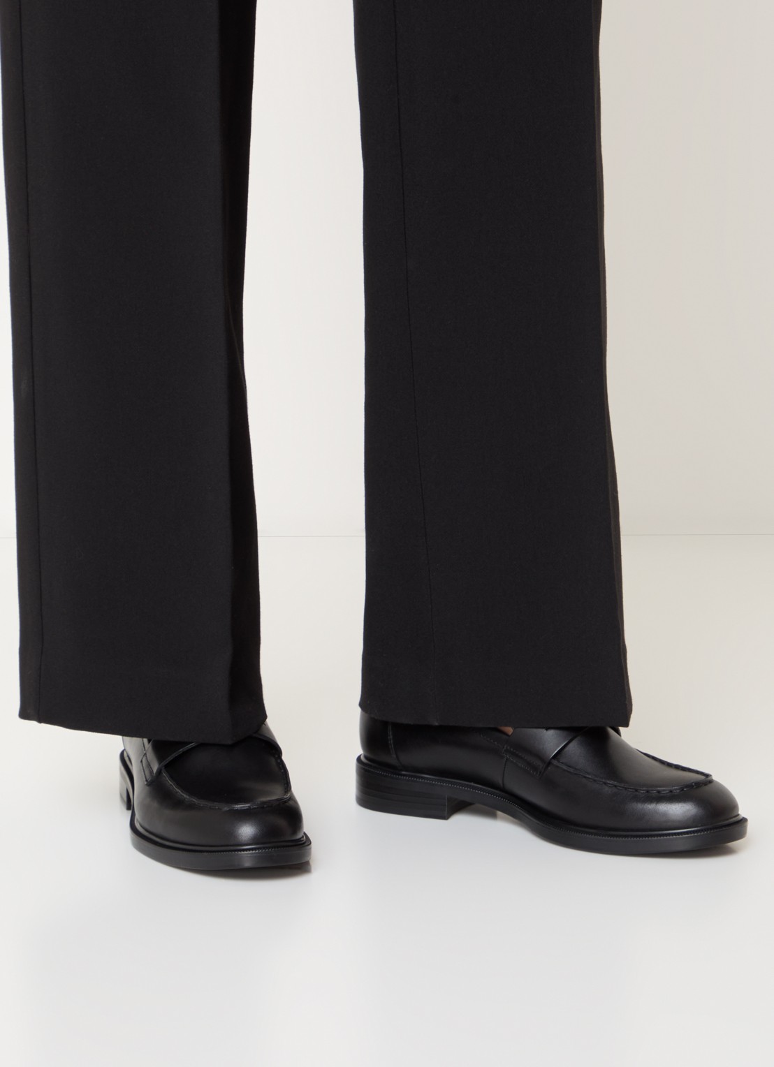 Vagabond Shoemakers Amina loafer van leer - voorkant 2 zwart