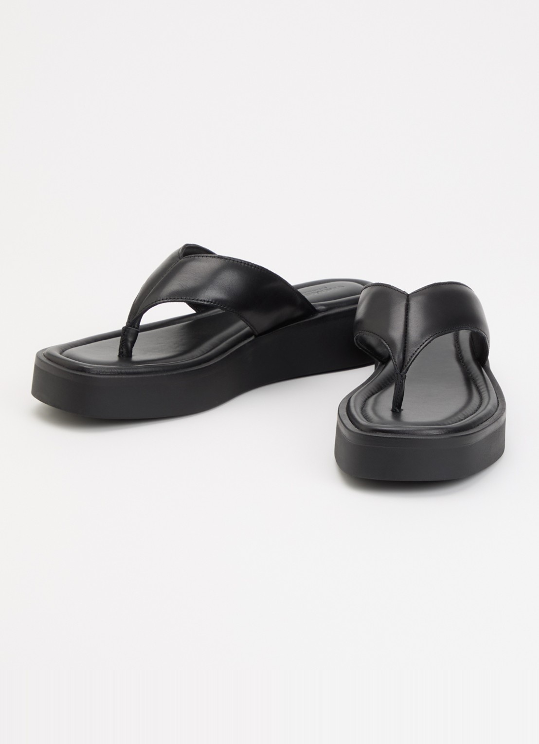 Vagabond Shoemakers Danya slippers van leer - detail zwart