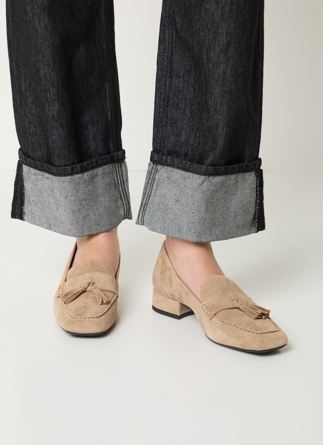 Vagabond Shoemakers Debbi loafer van suède - voorkant 3 beige