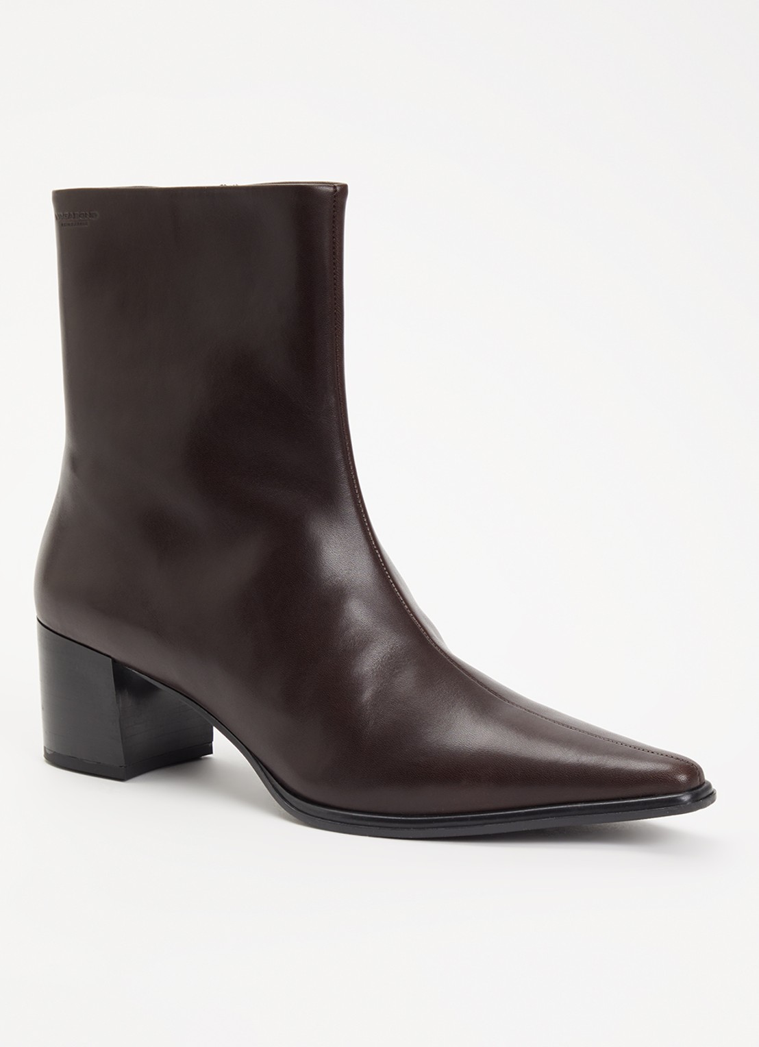 Vagabond Shoemakers Giselle enkellaarsje van leer - voorkant 4 chocoladebruin