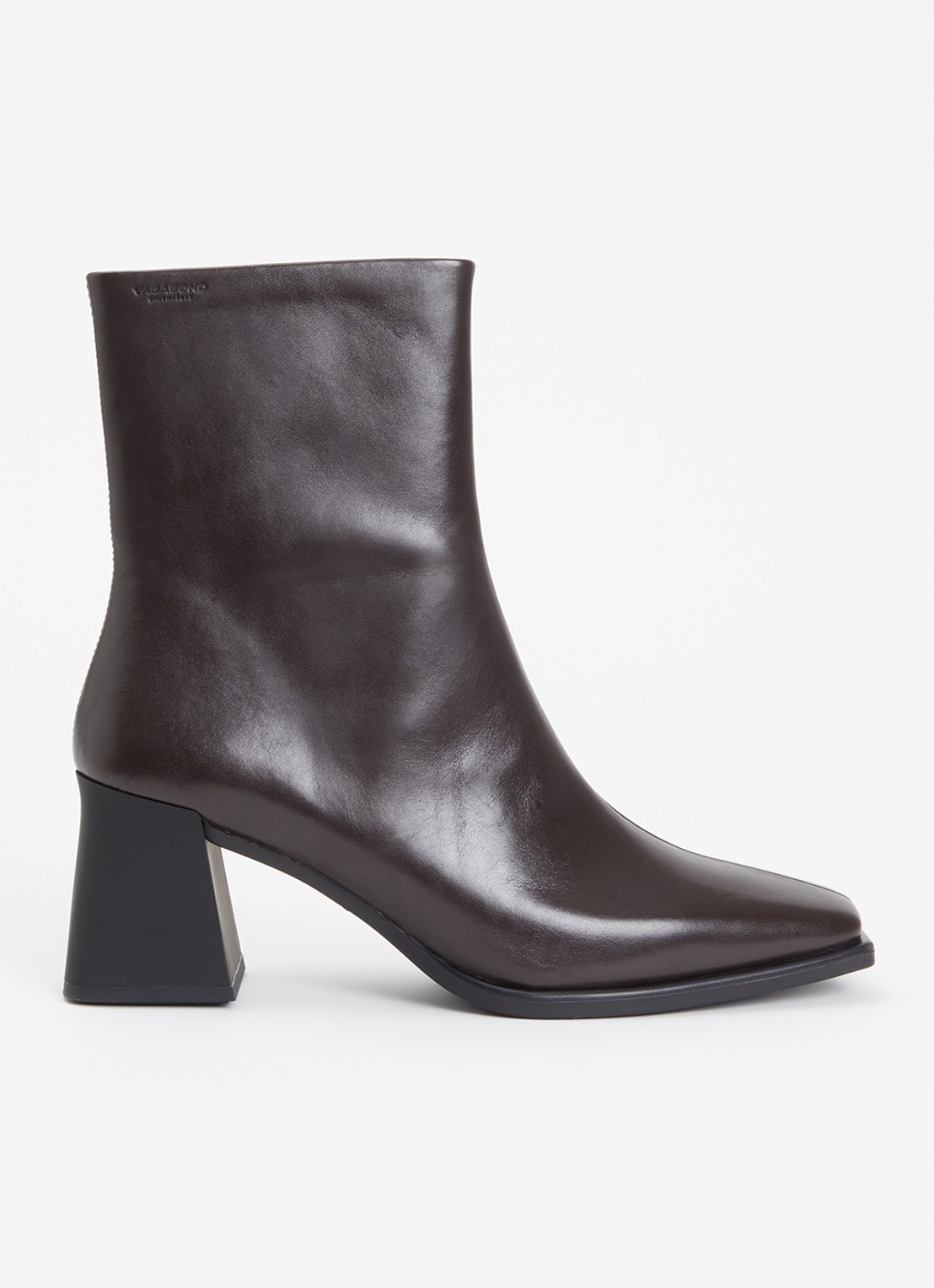 Vagabond Shoemakers Hedda enkellaarsje van leer - voorkant 4 chocoladebruin