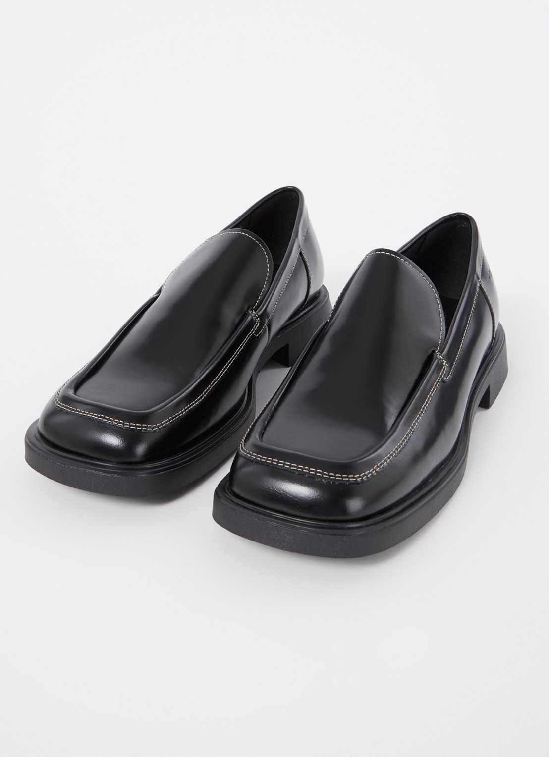 Vagabond Shoemakers Jaclyn loafer van lakleer - detail zwart