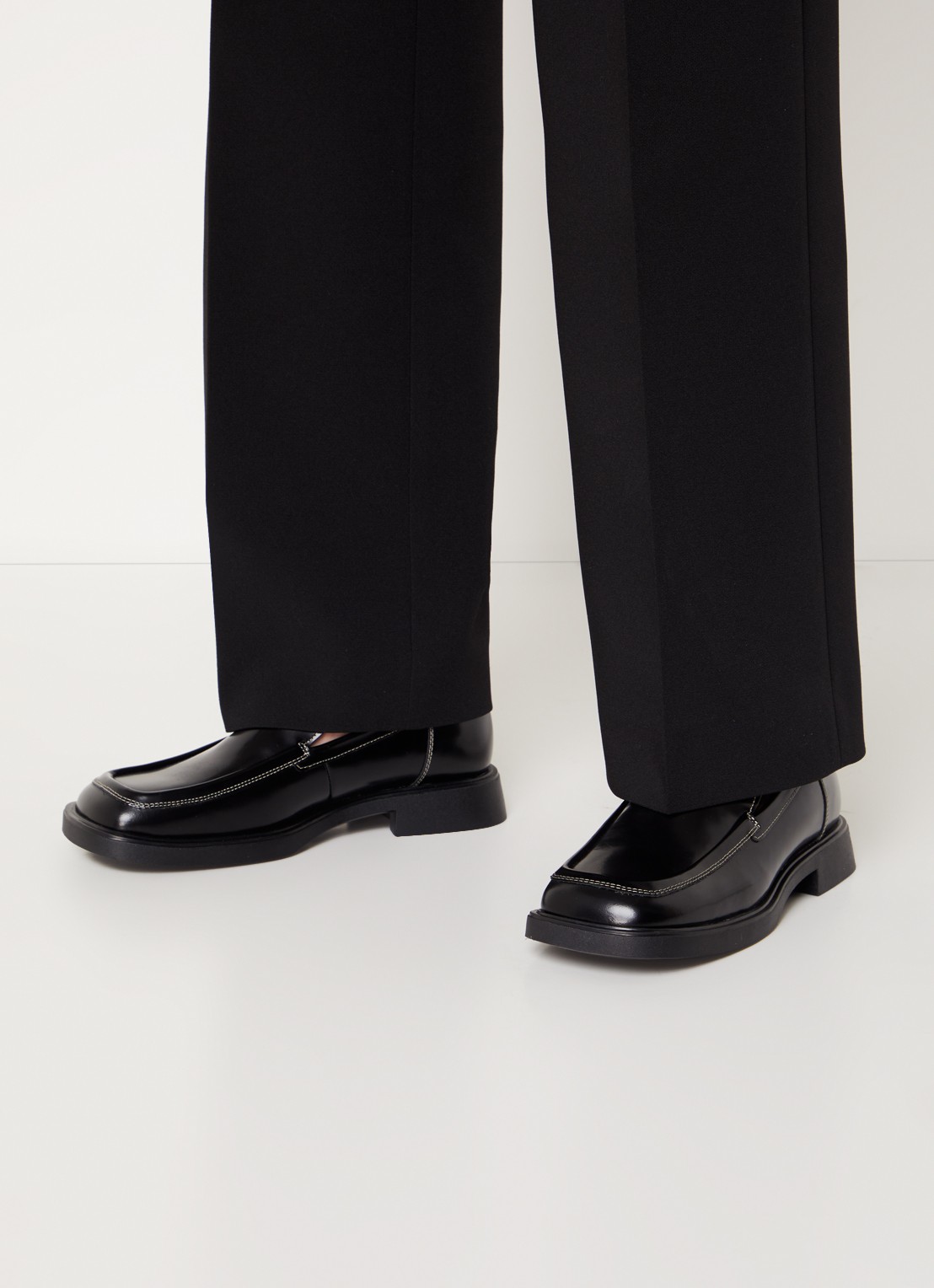 Vagabond Shoemakers Jaclyn loafer van lakleer - voorkant 6 zwart