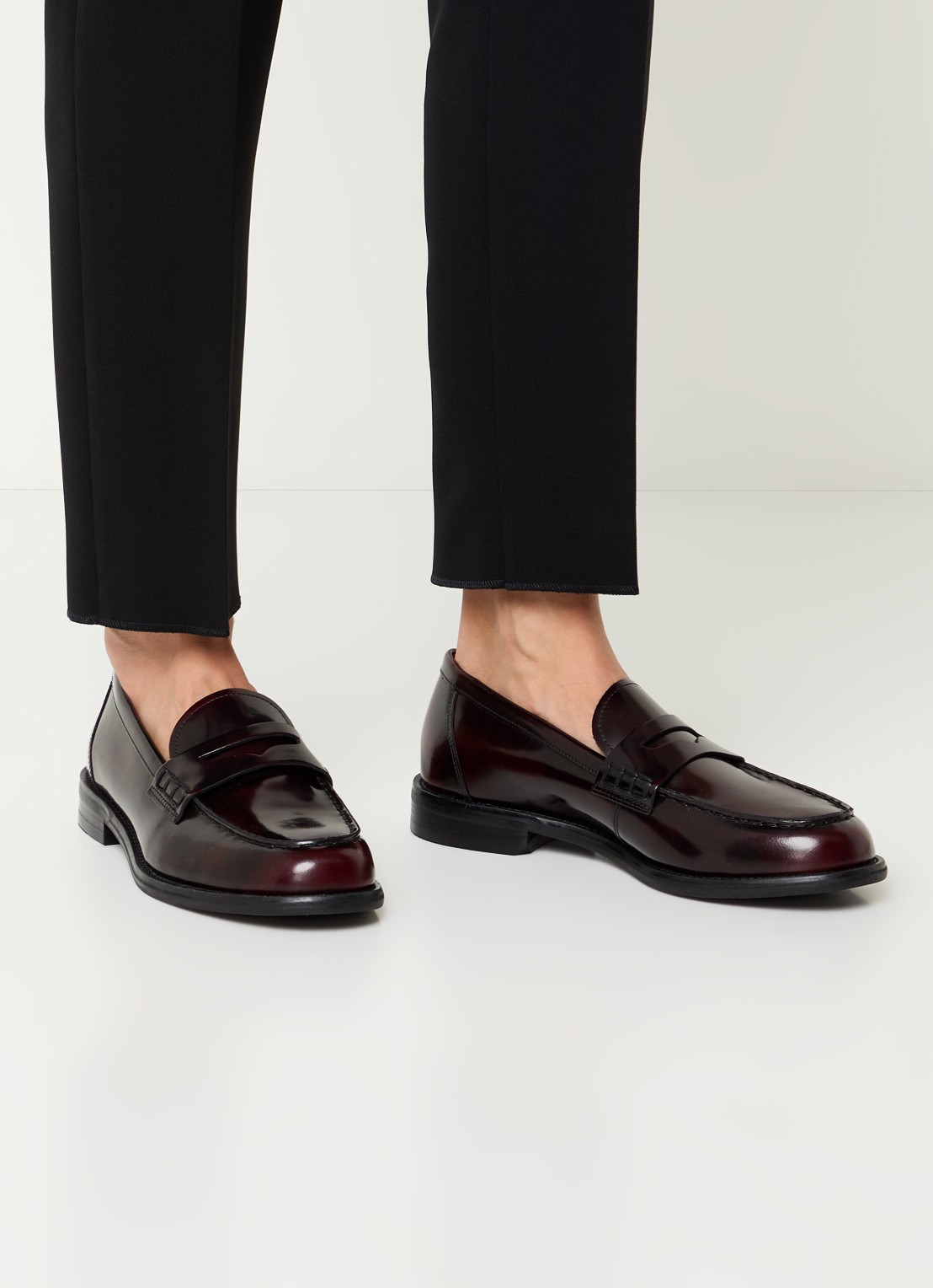 Vagabond Shoemakers Linn loafer van lakleer  - voorkant 3 donkerbruin