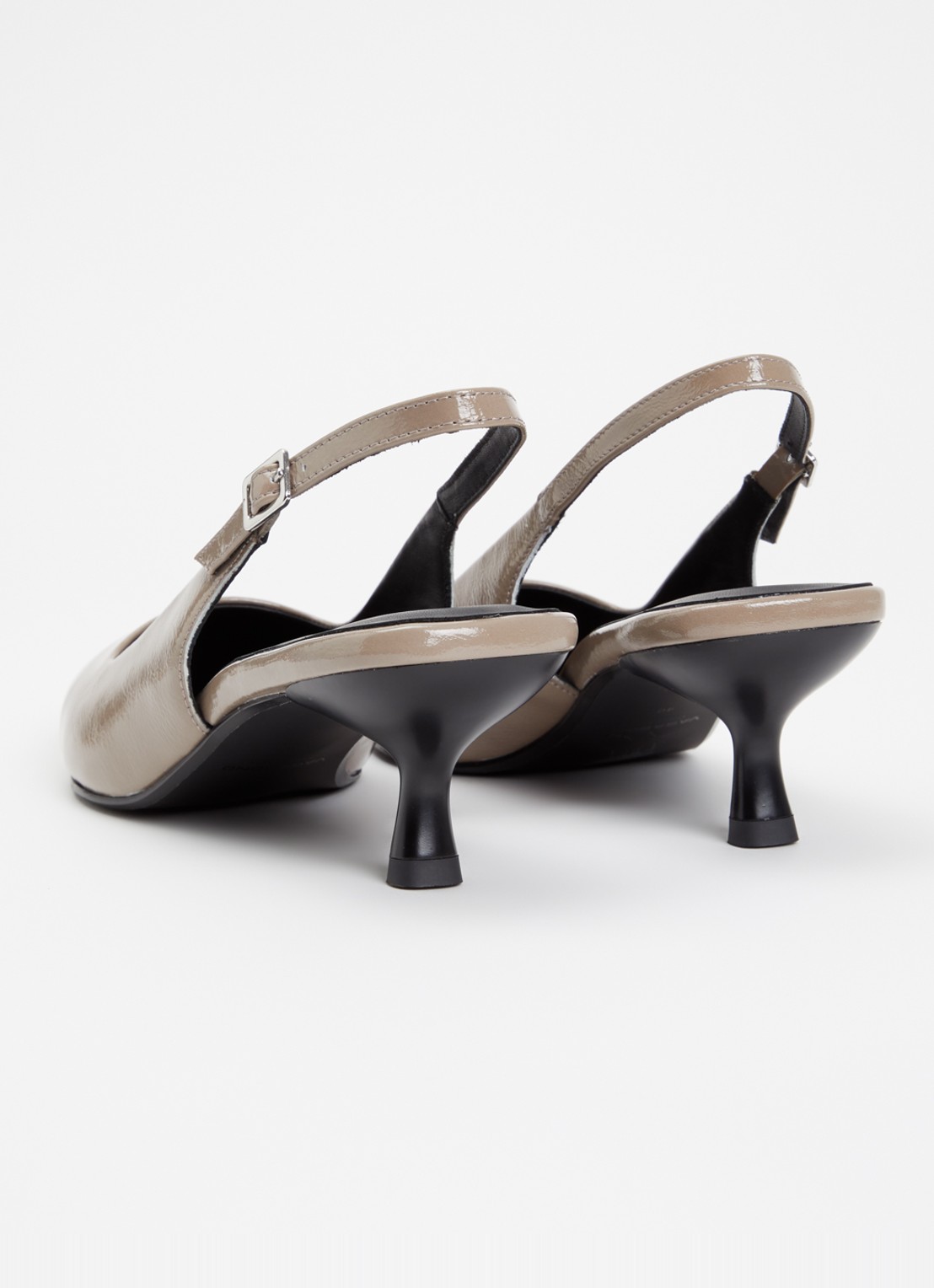 Vagabond Shoemakers Lykke slingback van lakleer - achterkant taupe