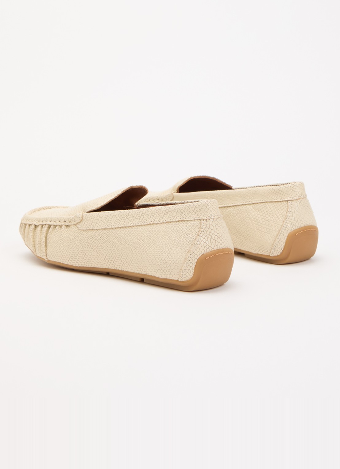 Vagabond Shoemakers Mika loafer van schapenleer - achterkant 5 creme