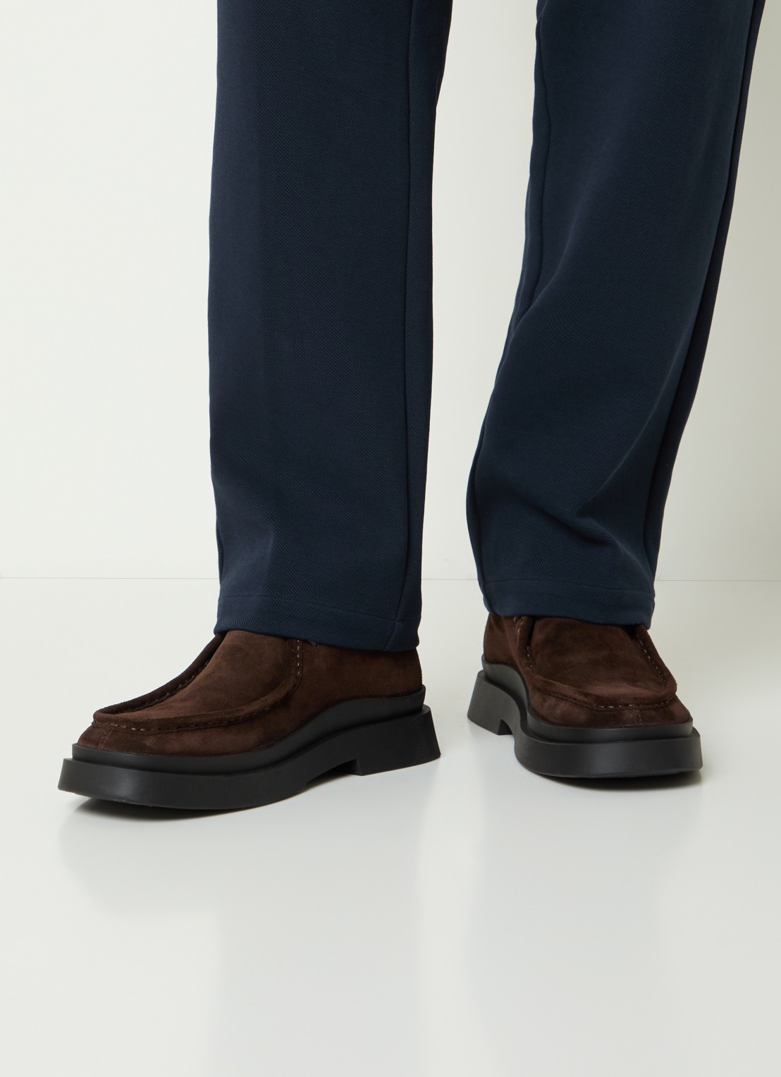 Vagabond Shoemakers Mike veterschoen van suède - voorkant 2 donkerbruin