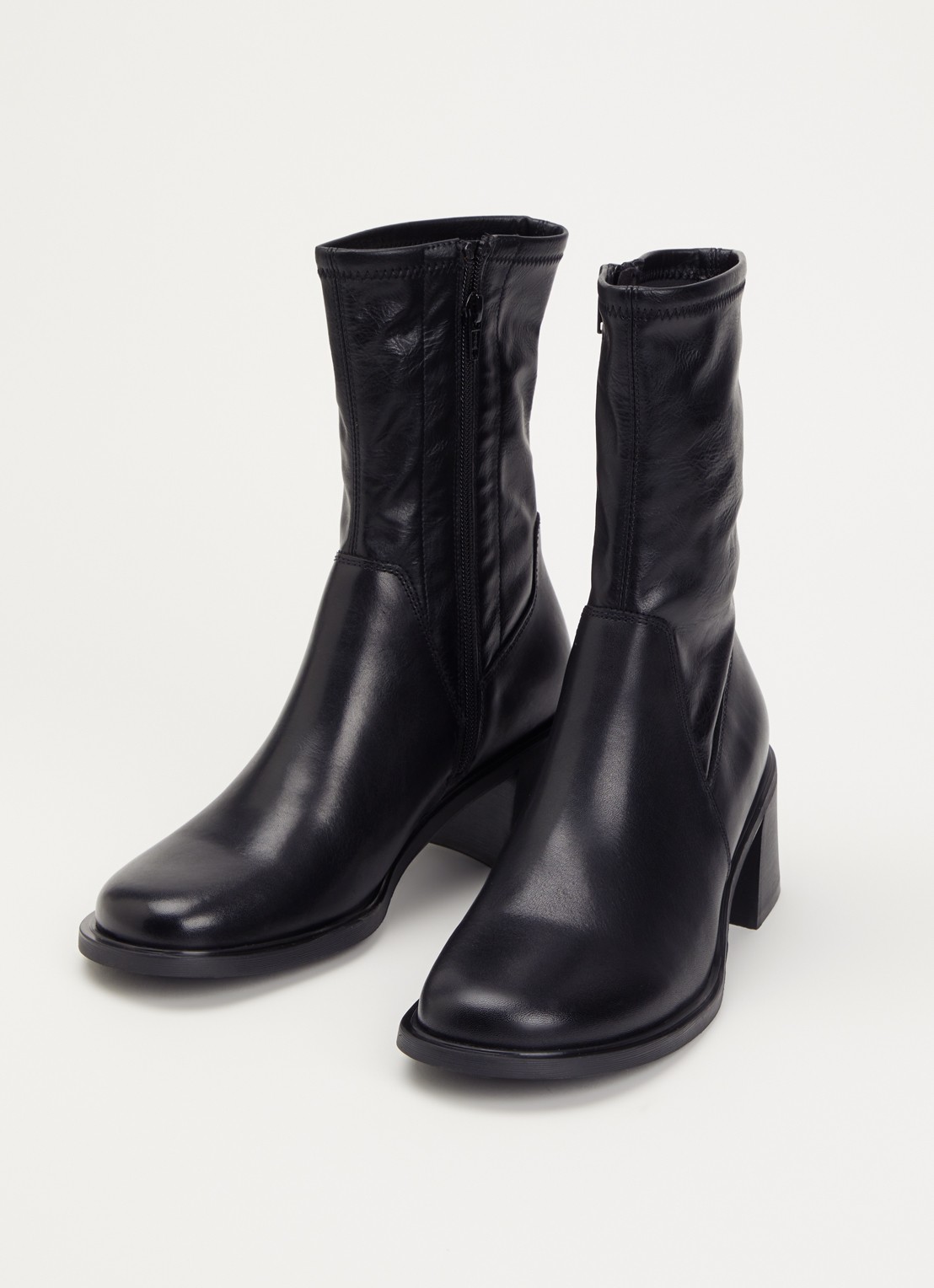 Vagabond Shoemakers Vega enkellaarsje van suède - detail zwart