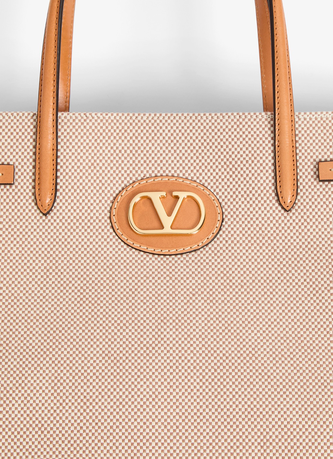 Valentino Garavani Antibes Medium shopper van canvas met leren details - detail 5 camel