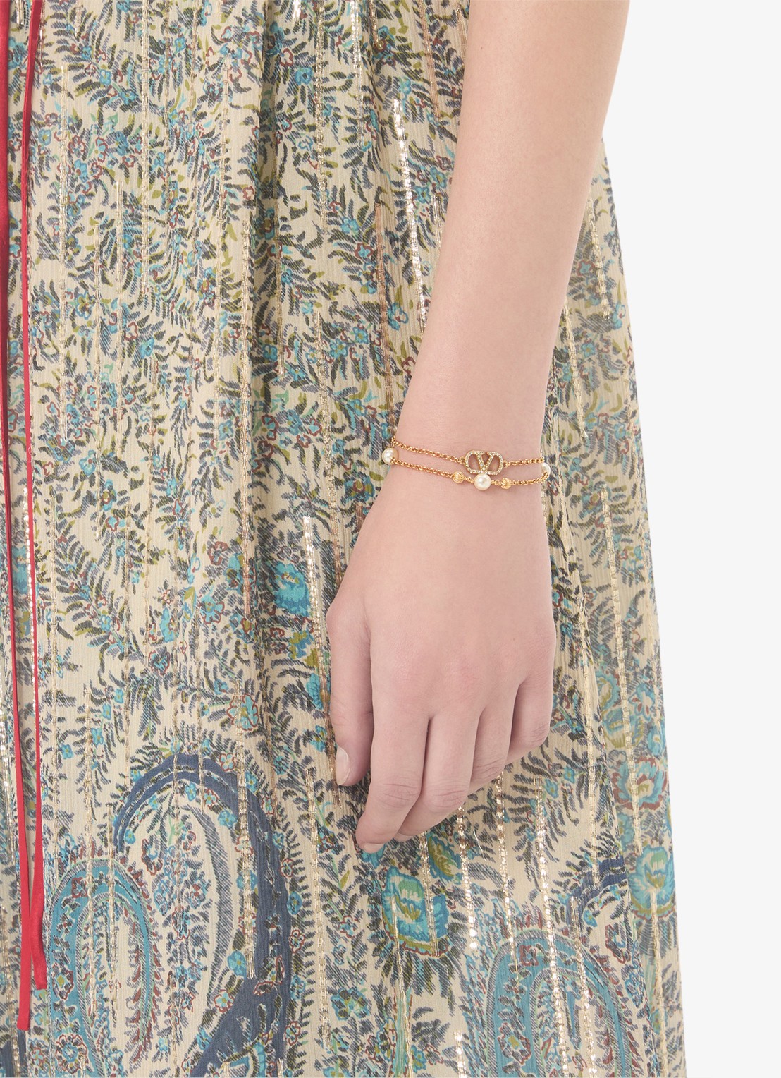 Valentino Garavani Armband met logo en kristal - voorkant 3 goud
