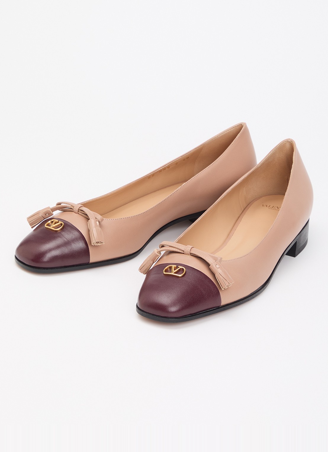 Valentino Garavani Ballerina van leer met franjes - detail 3 oudroze