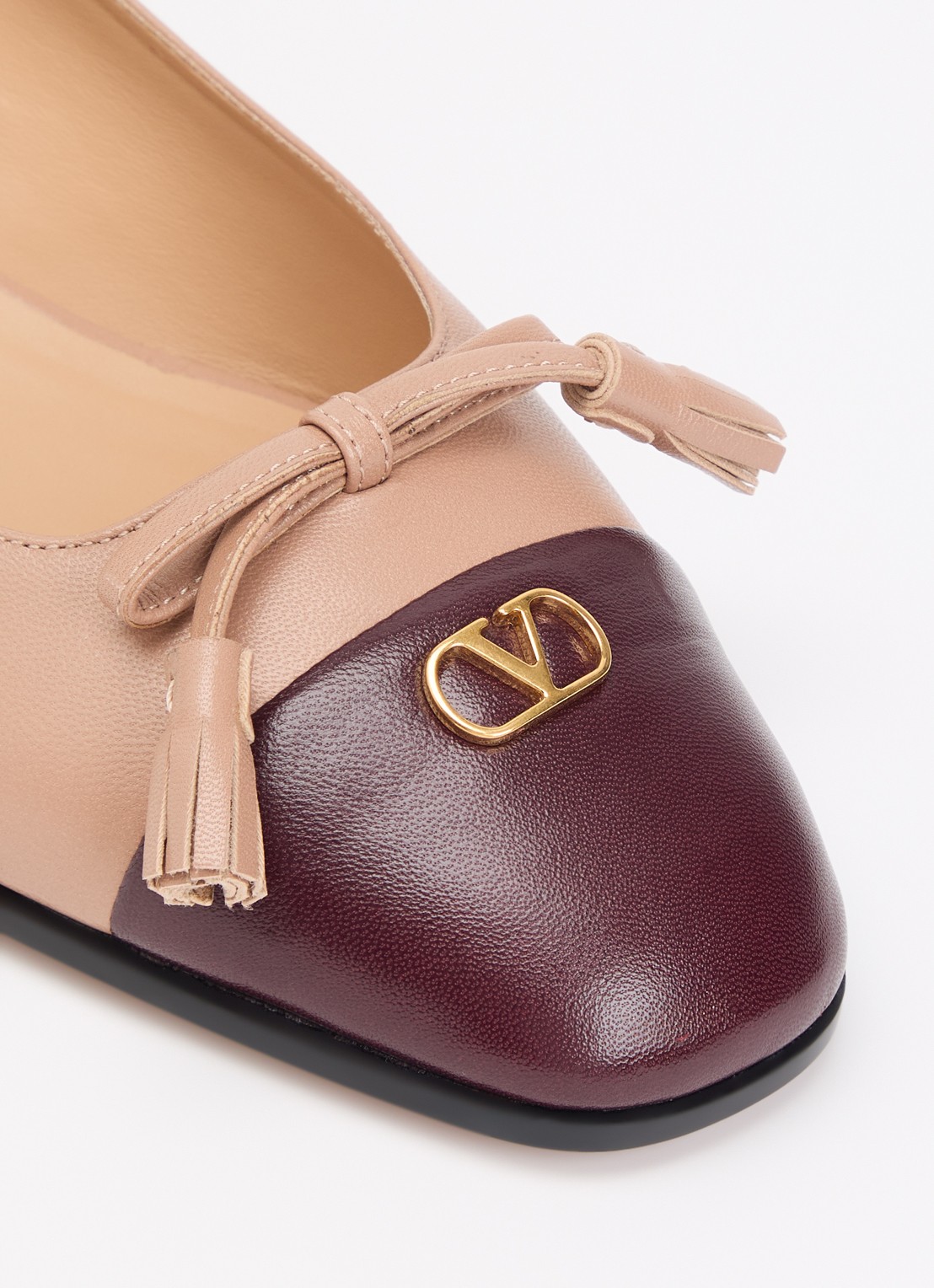 Valentino Garavani Ballerina van leer met franjes - detail 6 oudroze