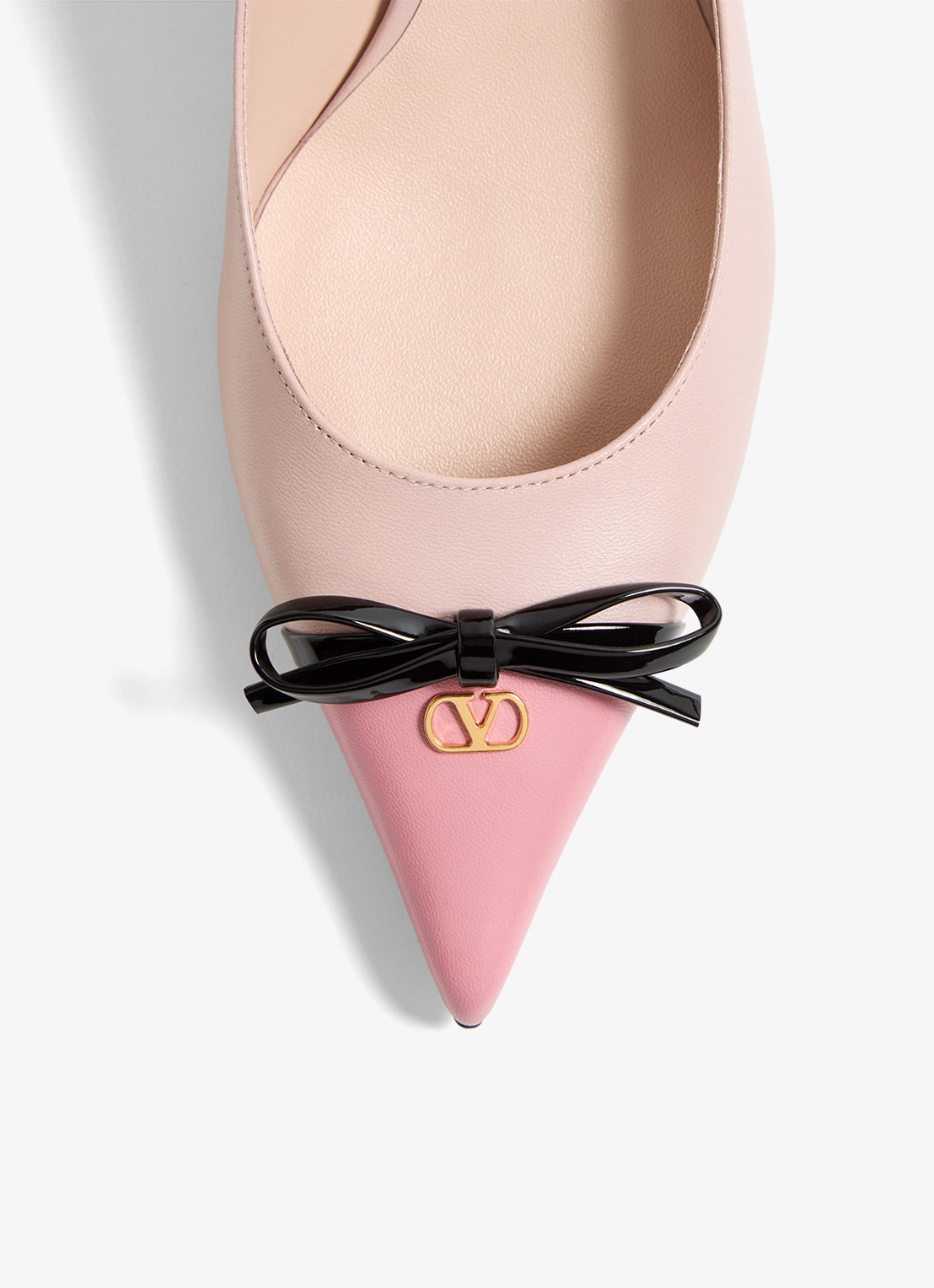 Valentino Garavani Bepointy pump van geitenleer met strikdetail - detail 5 oudroze