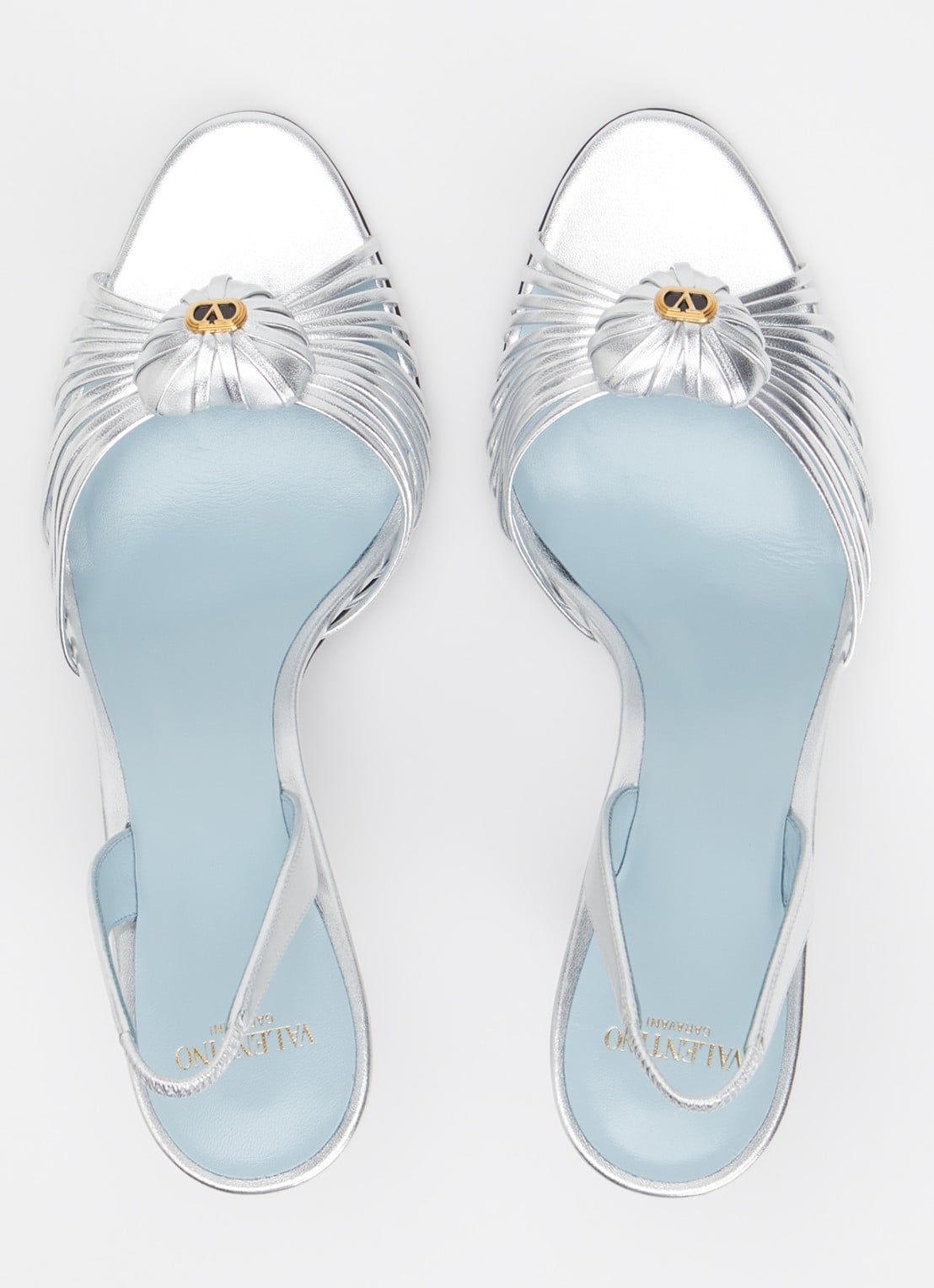 Valentino Garavani Coeur Royal sandalette van leer met metallic finish - detail 3 zilver