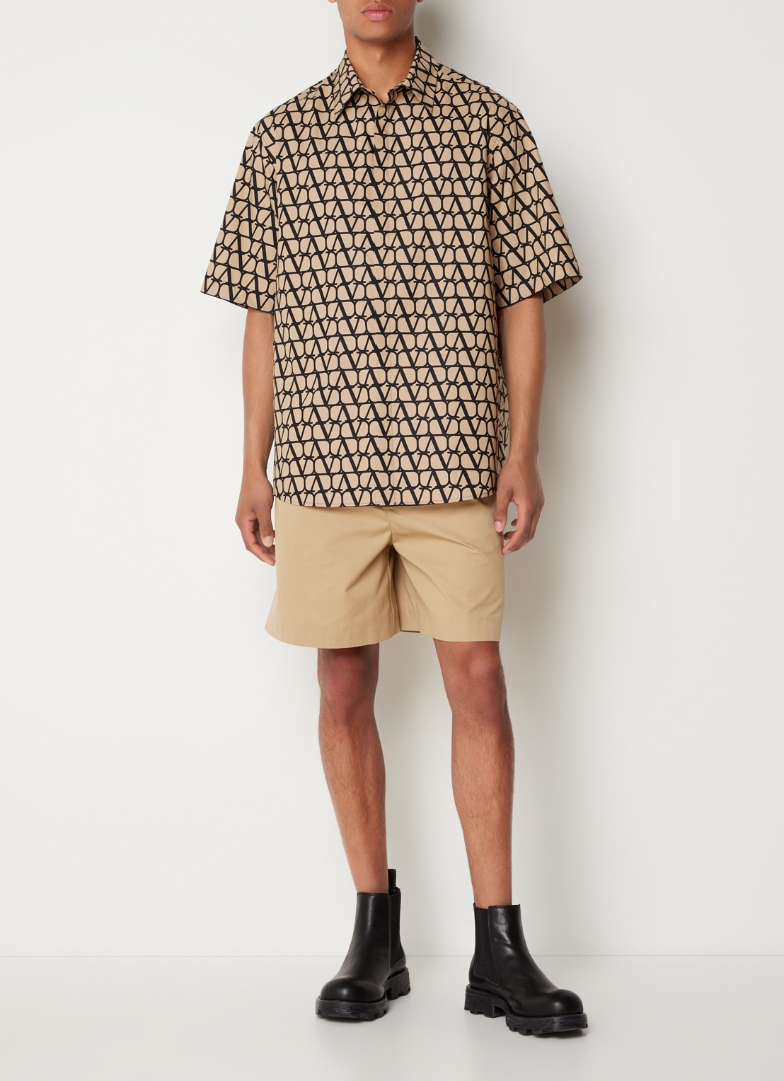 Valentino Garavani Comfort fit overhemd met logoprint - voorkant 5 beige