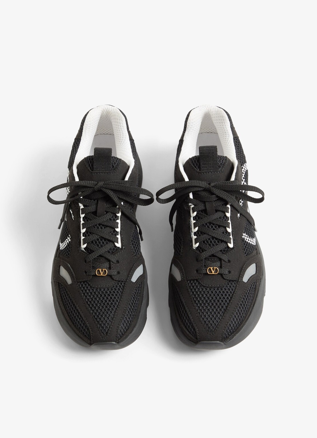 Valentino Garavani Demivee sneaker met suède details - detail 2 zwart