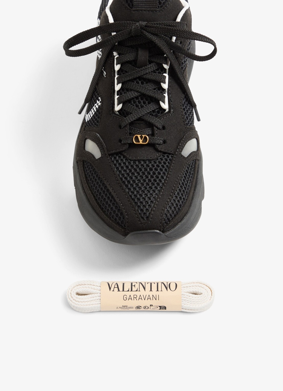 Valentino Garavani Demivee sneaker met suède details - detail 3 zwart
