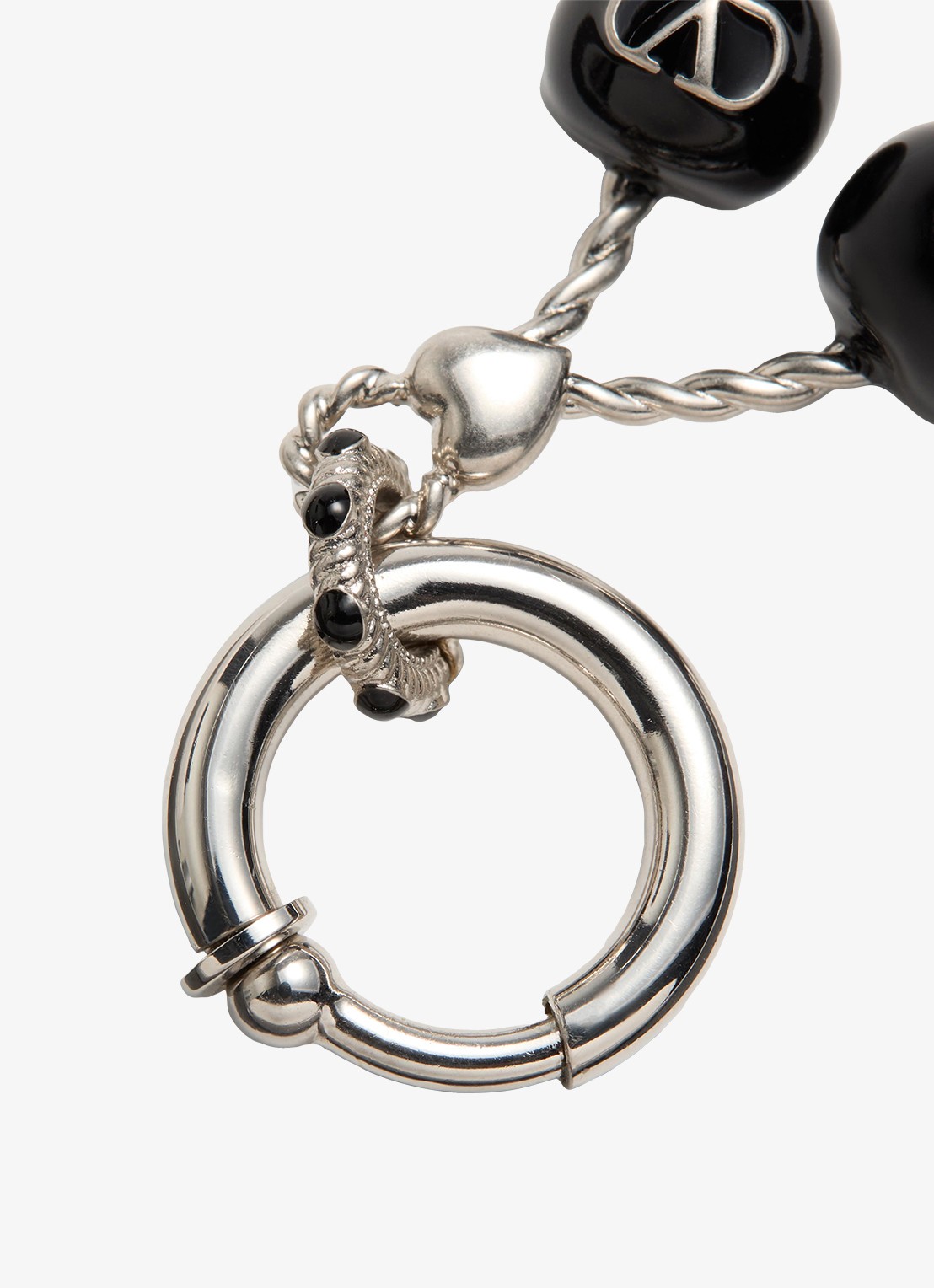 Valentino Garavani Enkele oorring met hanger - detail zilver