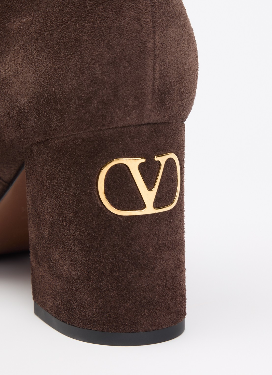 Valentino Garavani Enkellaarsje van suède met logo - detail 3 donkerbruin