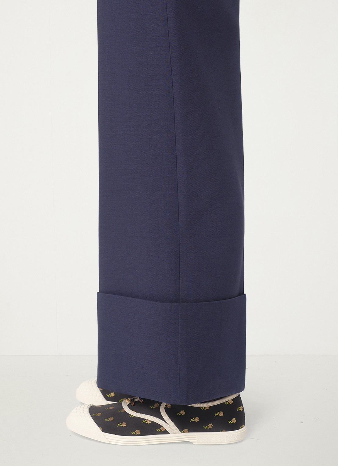 Valentino Garavani High waist loose fit pantalon in zijdeblend - detail 5 donkerblauw
