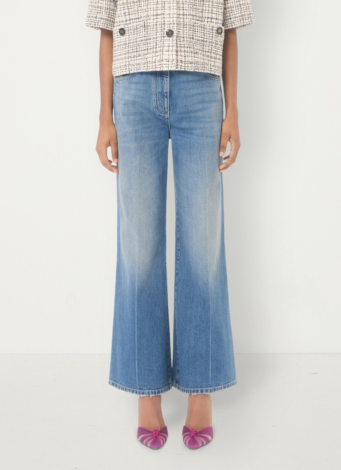 Valentino Garavani Mid waist flared jeans met medium wassing - detail 4 indigo