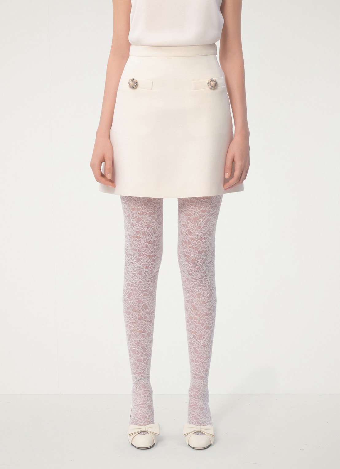 Valentino Garavani Minirok in zijdeblend met sierknopen - detail gebroken wit