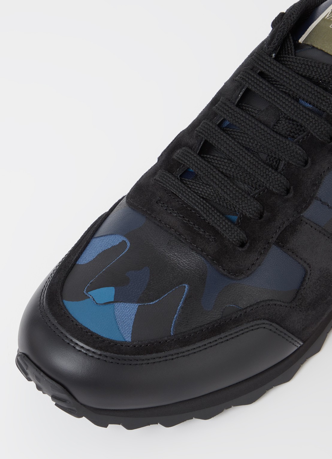 Valentino Garavani Rockrunner sneaker van leer met suède details - detail 4 blauw