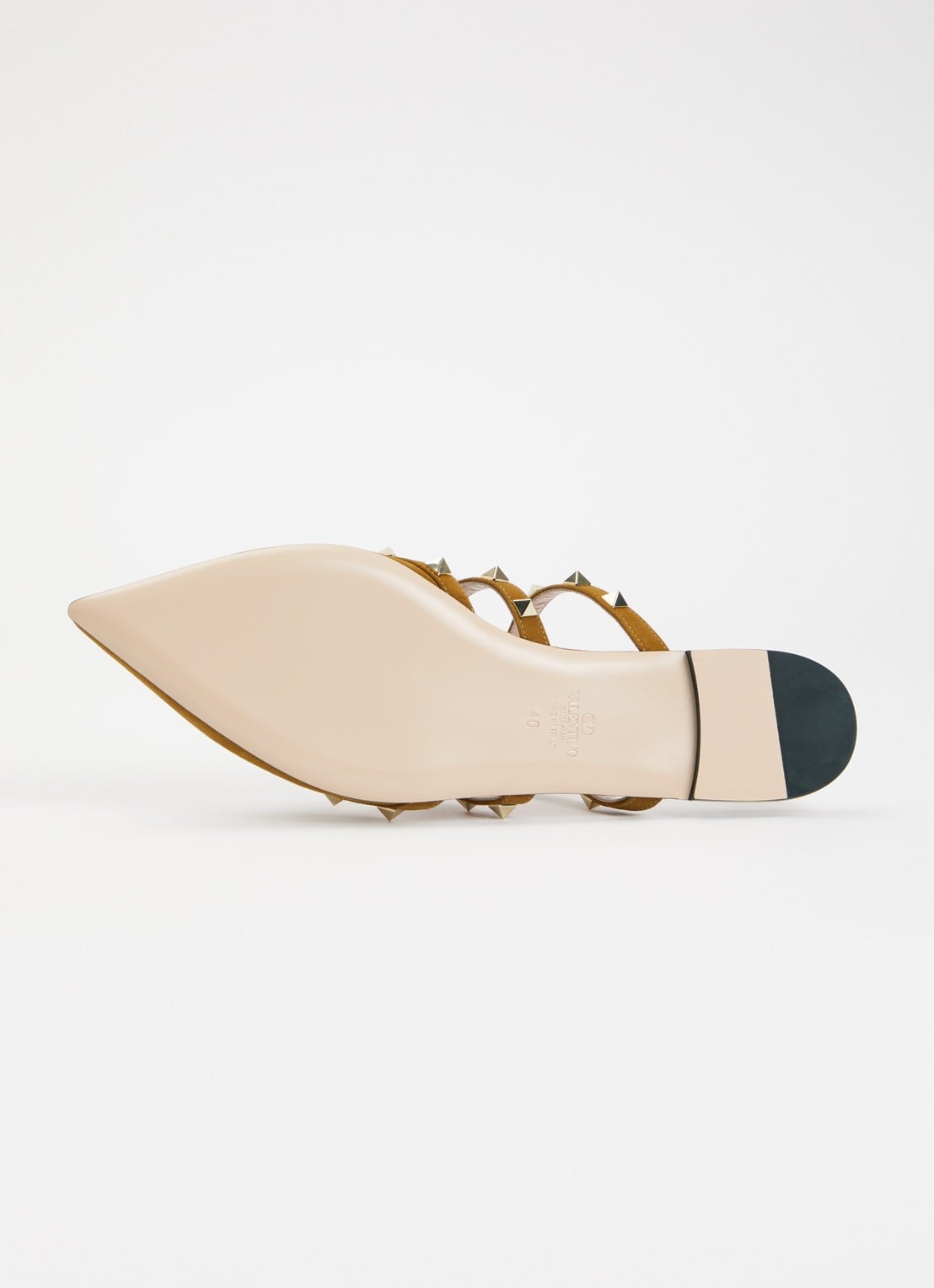 Valentino Garavani Rockstud muiltje van suède met studs - detail 3 zand