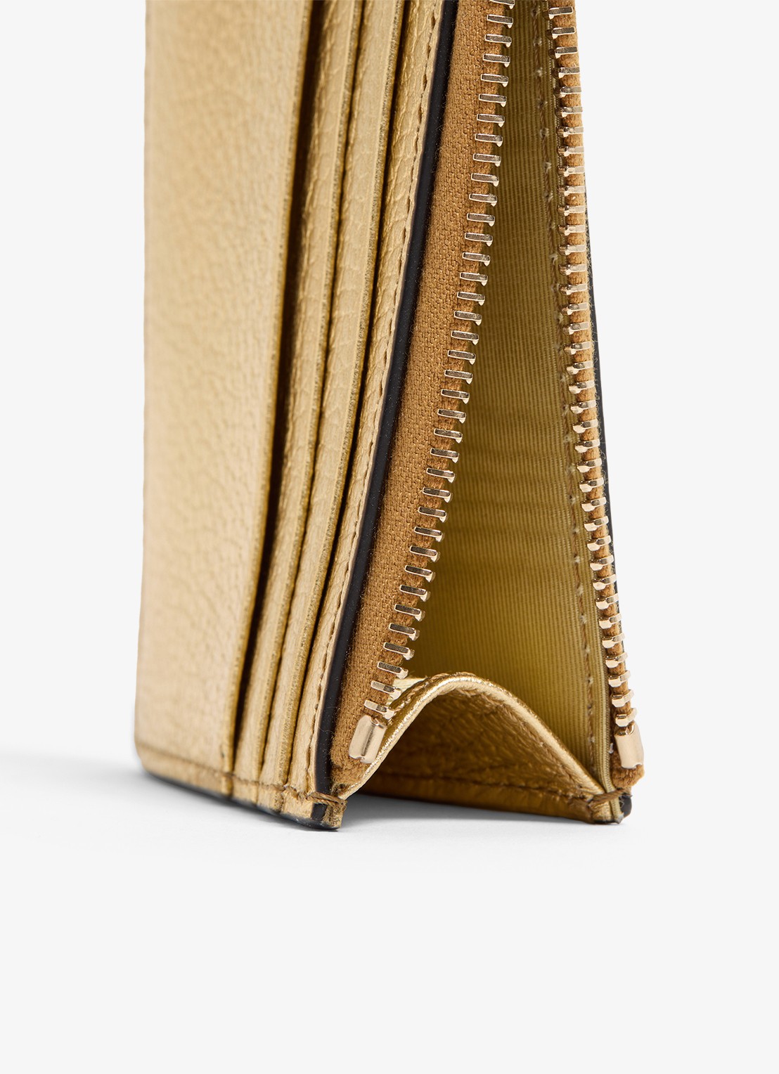 Valentino Garavani Rockstud pasjeshouder van kalfsleer met metallic finish en studs - detail 5 goud