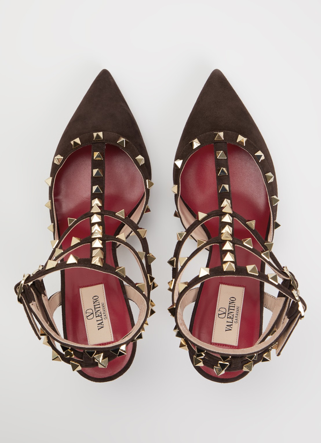 Valentino Garavani Rockstud pump van suède met studs - detail 2 donkerbruin