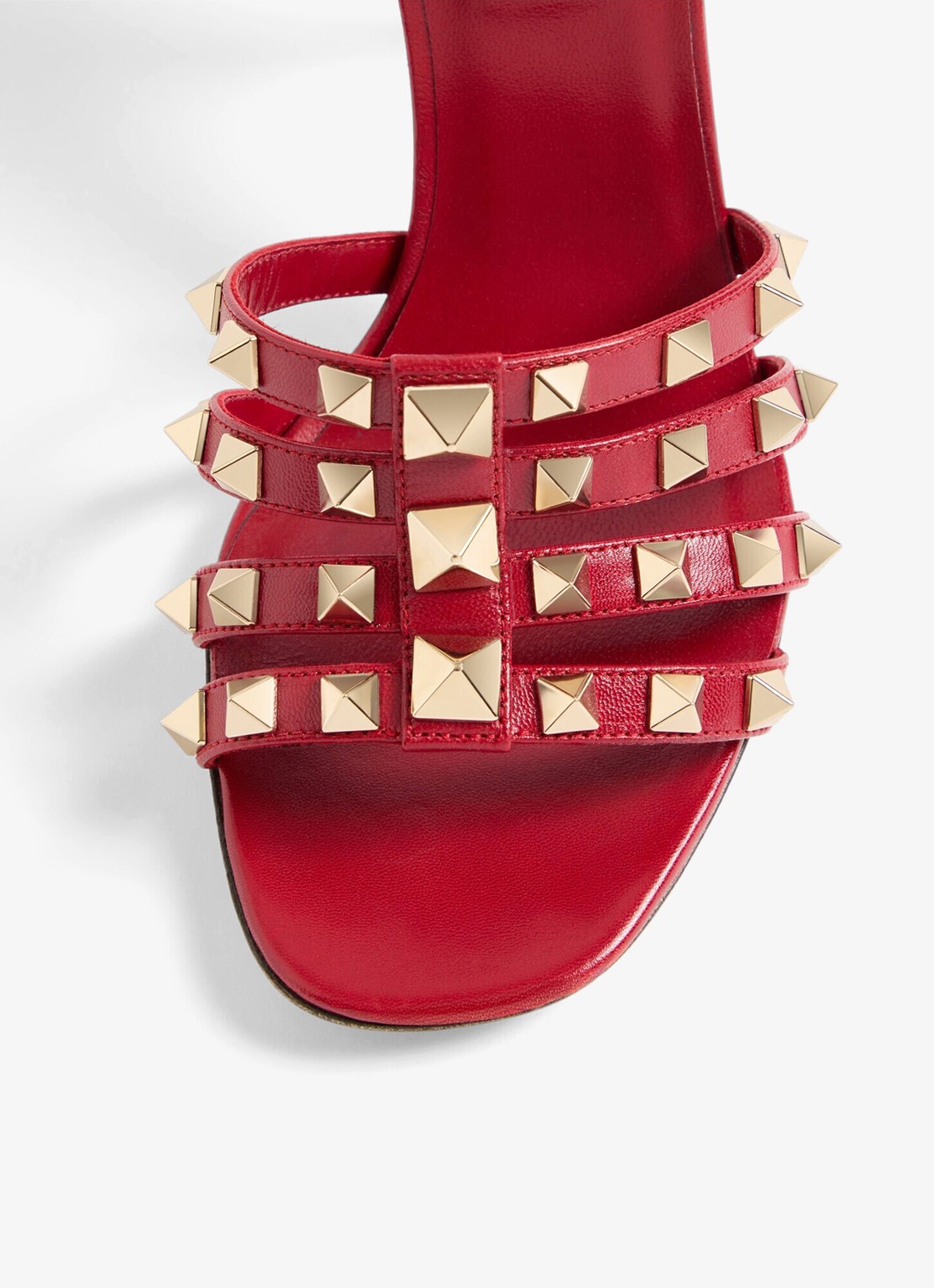 Valentino Garavani Rockstud sandalette van geitenleer met studs - detail 2 rood
