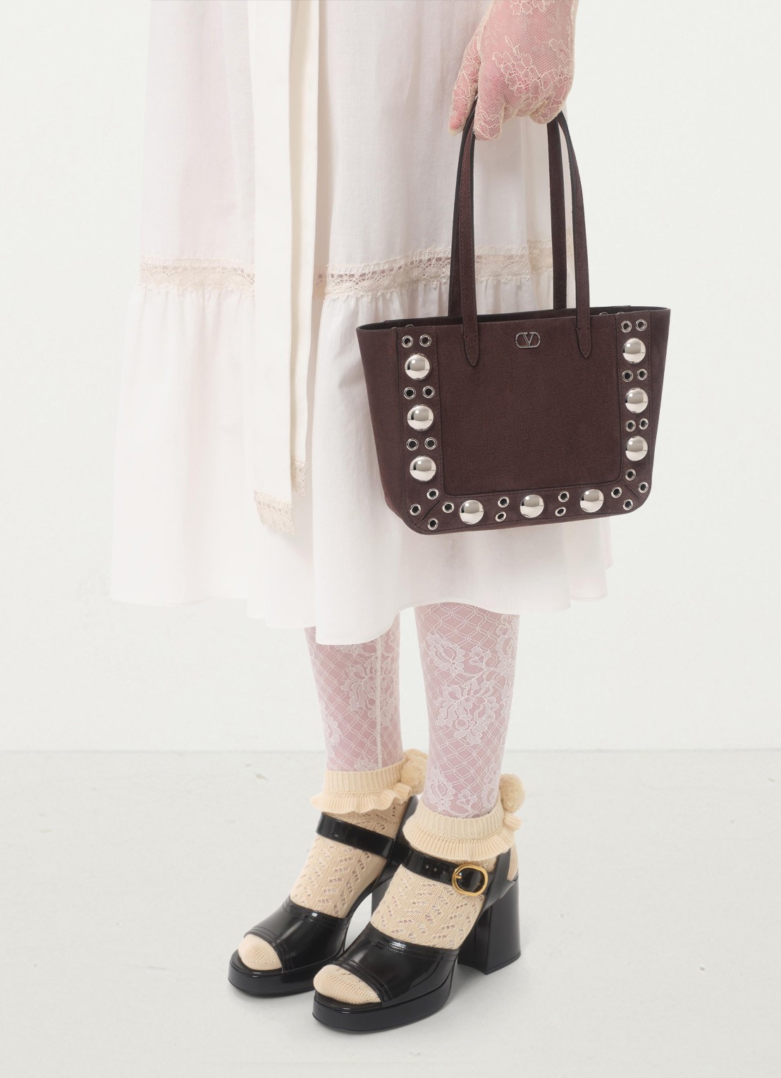 Valentino Garavani Shopper van suède met studs - voorkant 8 donkerbruin