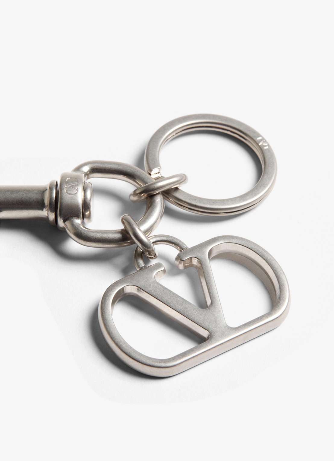 Valentino Garavani Sleutelhanger met logo - voorkant 3 zilver