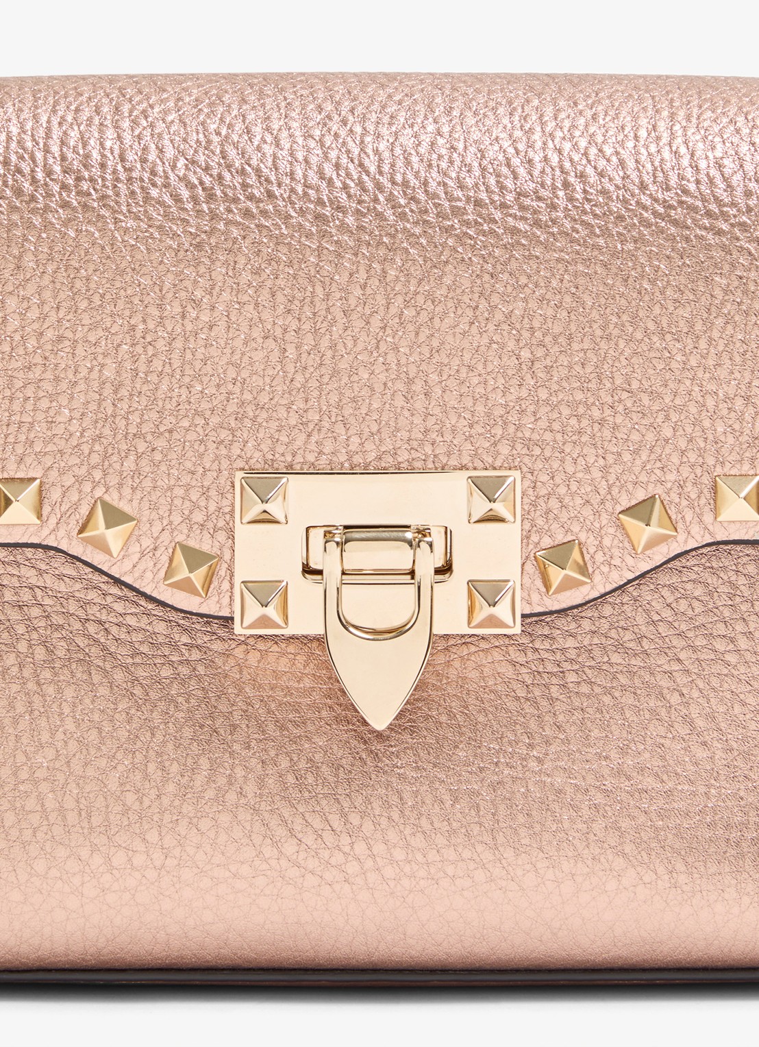 Valentino Garavani Small crossbodytas van kalfsleer met metallic finish en studs - detail 4 roze