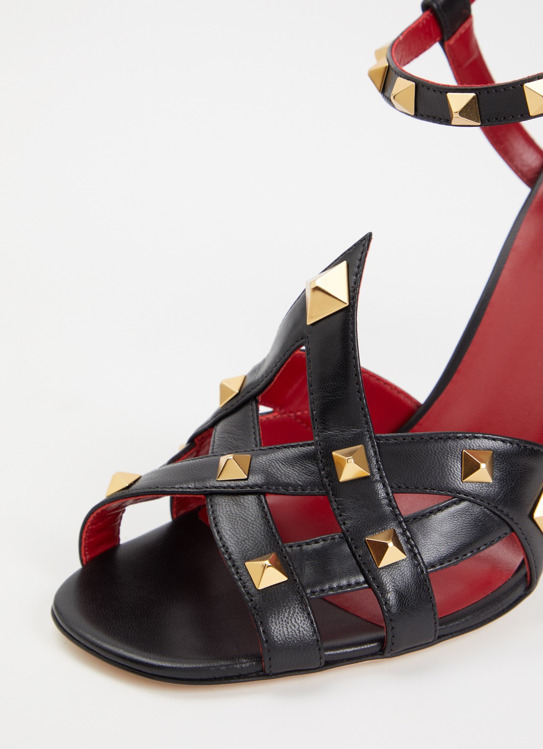 Valentino Garavani Studdy sandalette van leer met studs - detail 5 zwart