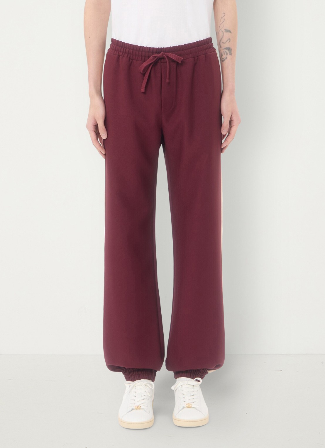 Valentino Garavani Tapered fit trackpants met steekzakken - detail 4 bordeauxrood