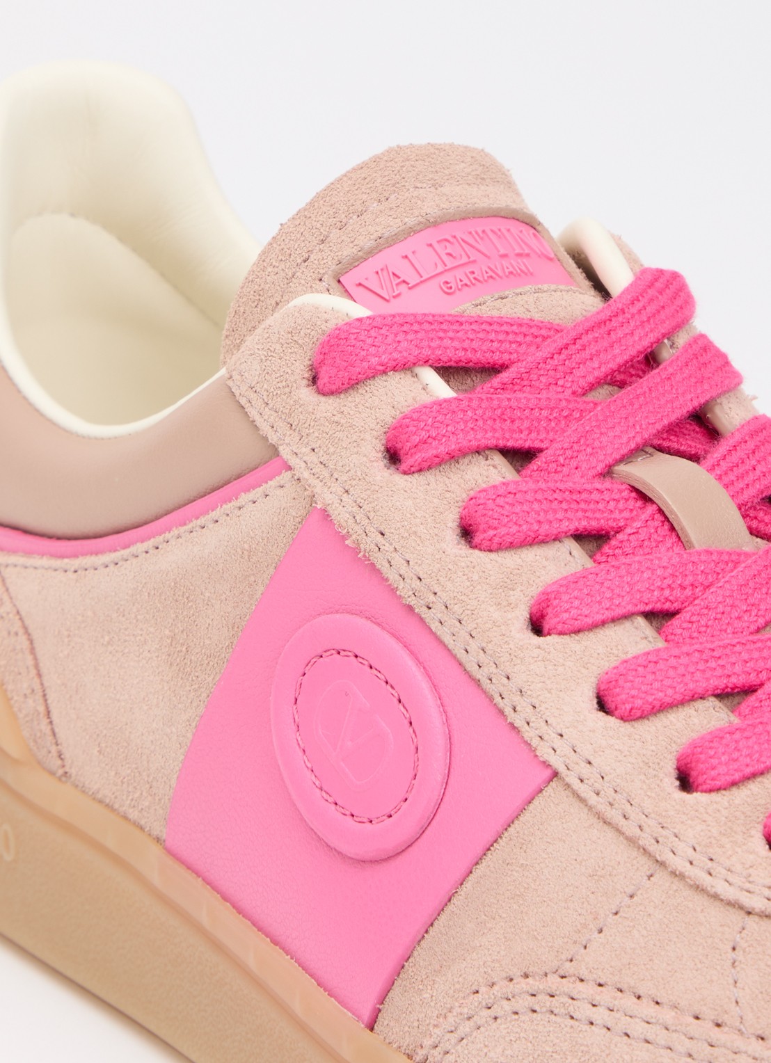 Valentino Garavani Upvillage Crosta sneaker van suède met details van kalfsleer - detail 5 oudroze