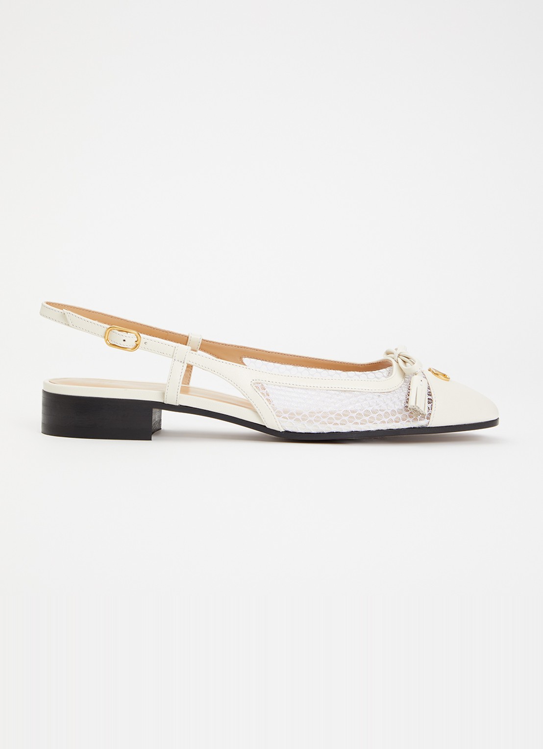 Valentino Garavani Valet Du Roi slingback van geitenleer met mesh details - voorkant 6 gebroken wit