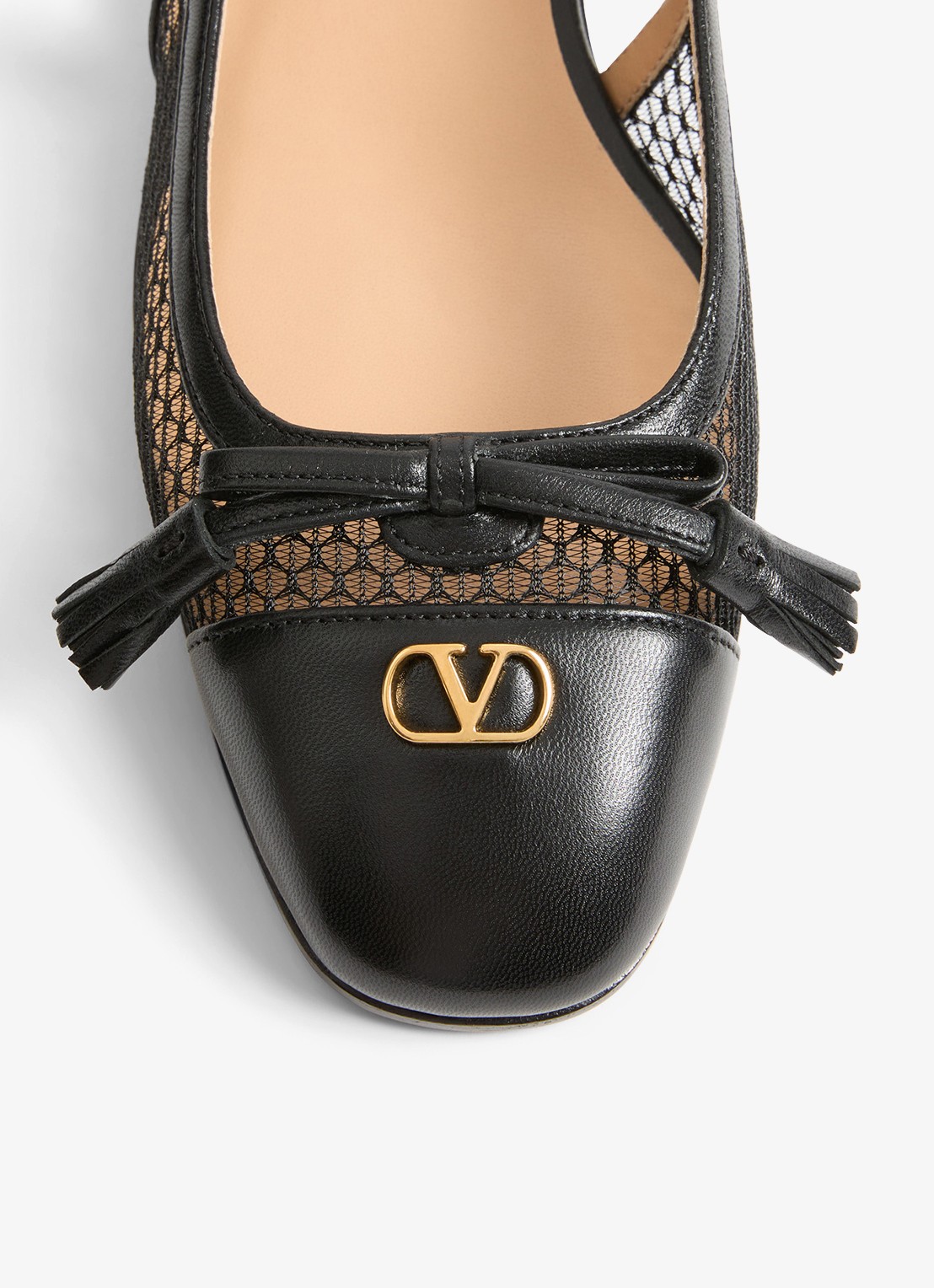 Valentino Garavani Valet Du Roi slingback van geitenleer met mesh details - detail 5 zwart