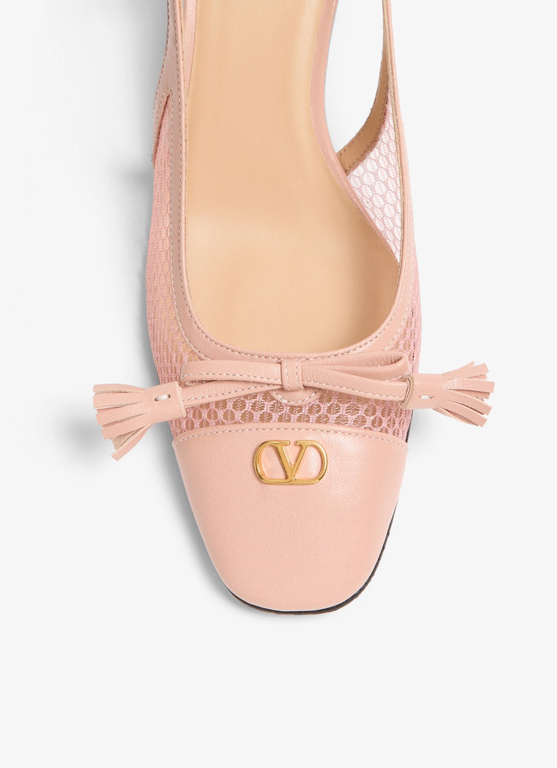 Valentino Garavani Valet Du Roi slingback van geitenleer met mesh details - detail 2 oudroze
