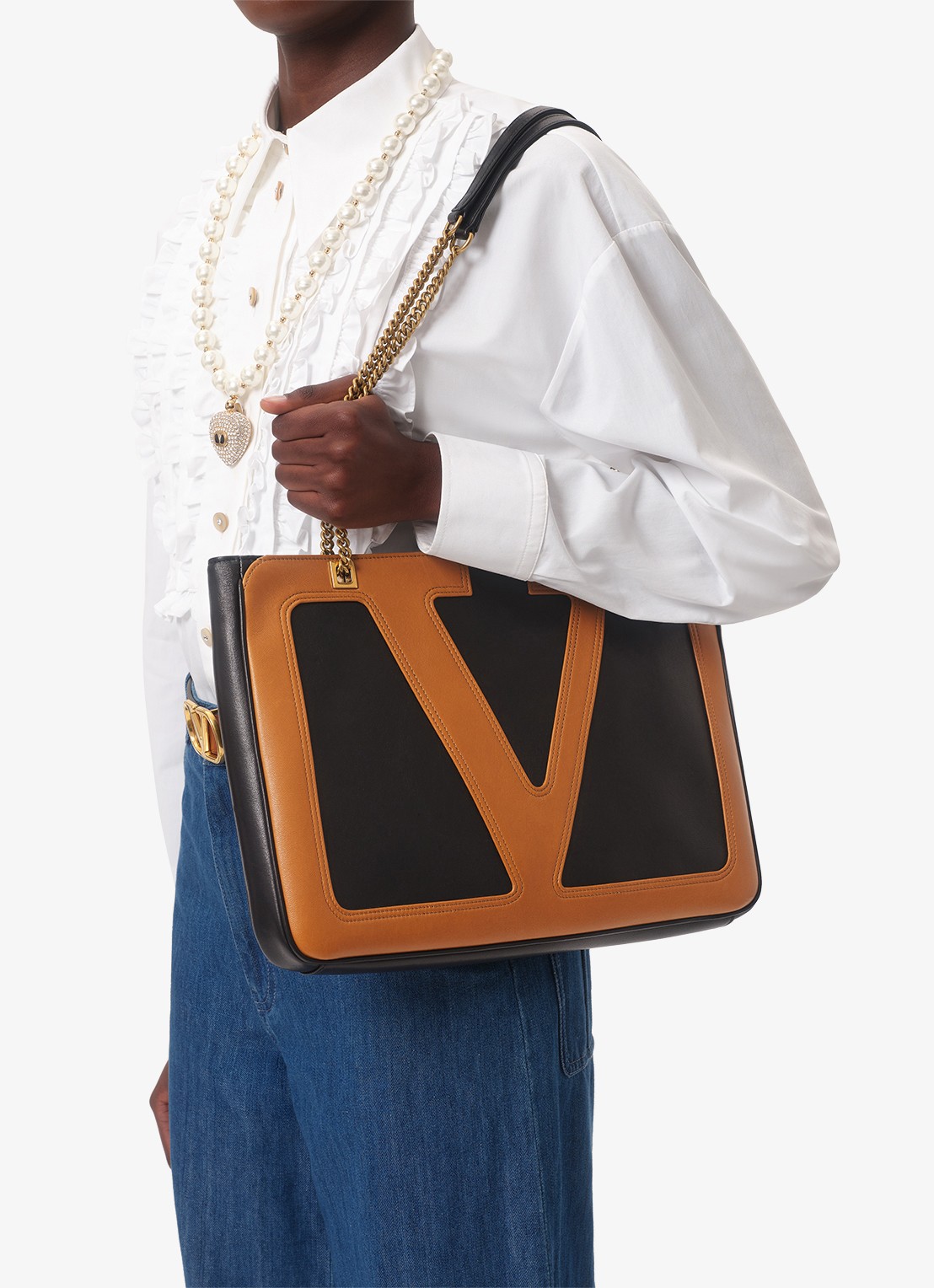 Valentino Garavani Viva Superstar Medium schoudertas van lamsleer - voorkant 2 zwart