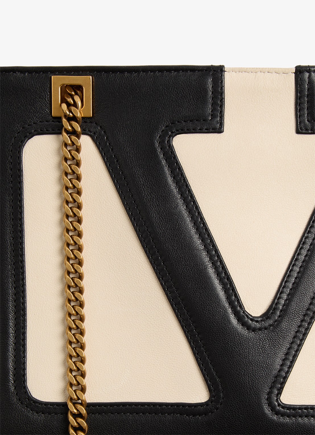 Valentino Garavani Viva Superstar Small schoudertas van lamsleer - detail 7 gebroken wit